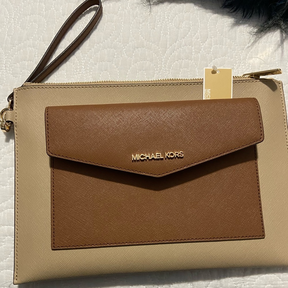 Michael kors jet set large pocket wristlet